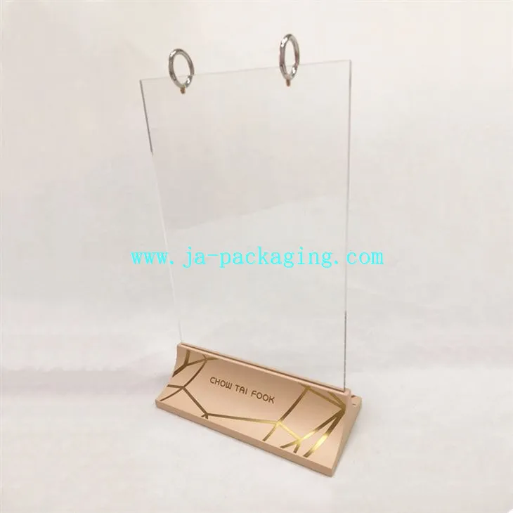 ক্যালেন্ডার / বিজ্ঞাপনের জন্য এ 4 ডেস্কটপ প্রদর্শন করে